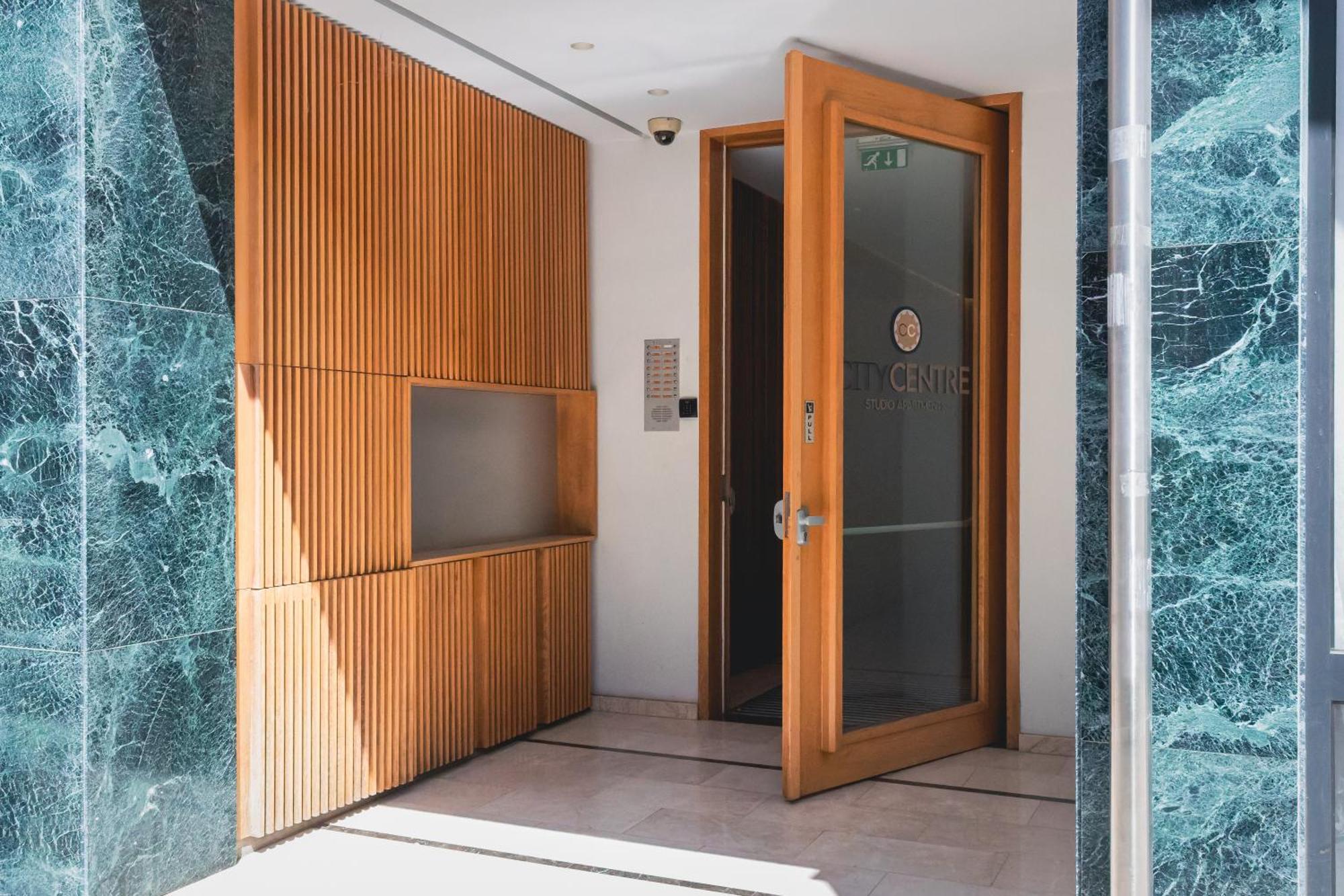 City Centre Studio Apartments Nikosia Bagian luar foto